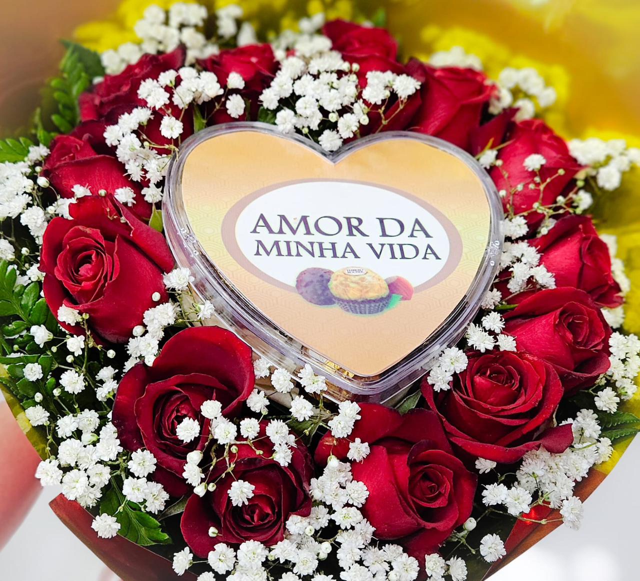 Buquê de rosas com chocolates - Flores em Jandaia do Sul